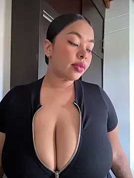 PUSHYLATE online show from November 2025 04:56:02 PM