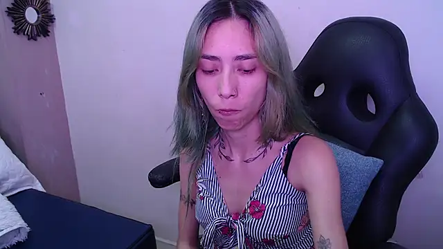 Snapshot of Erika_Stevens chatting on November 2025 04:06:02 PM Erika Stevens online show from November 2025 04:06:02 PM