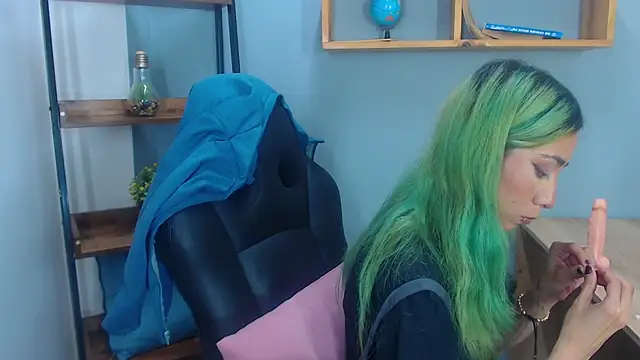 Snapshot of Erika_Stevens chatting on November 2025 01:31:02 AM Erika Stevens online show from November 2025 01:31:02 AM