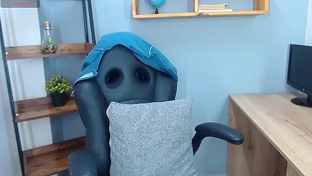 Snapshot of Erika_Stevens chatting on November 2025 12:47:02 AM Erika Stevens online show from November 2025 12:47:02 AM