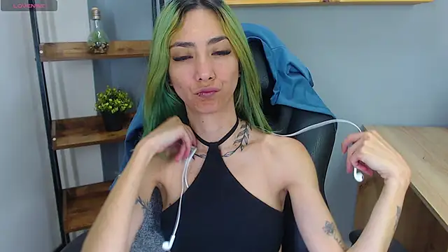 Snapshot of Erika_Stevens chatting on November 2025 02:21:02 PM Erika Stevens online show from November 2025 02:21:02 PM