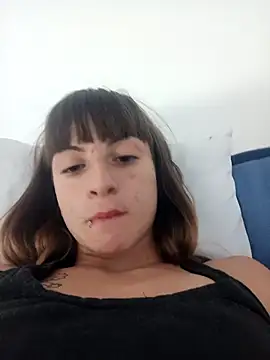 Cristina02 online show from May 2026 04:00:02 PM