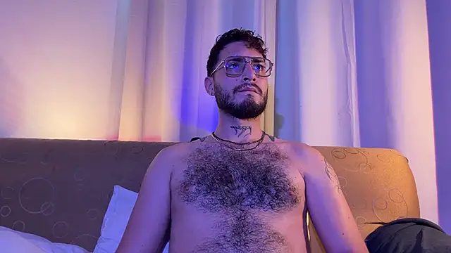 axel giracr online show from February 2026 09:01:01 PM