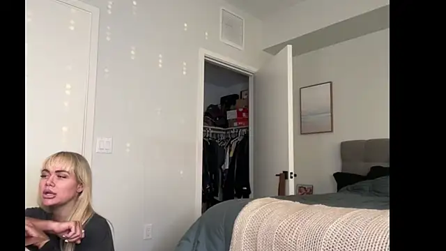 ElenaErickson online show from April 2026 01:42:01 AM