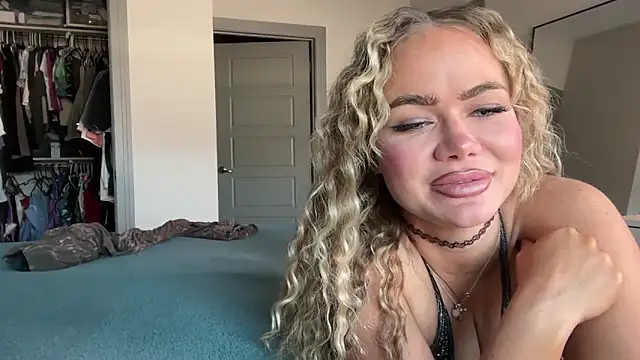 ElenaErickson online show from January 2025 10:49:02 PM