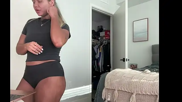 ElenaErickson online show from June 2026 11:54:01 PM
