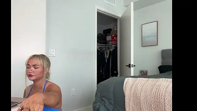 ElenaErickson online show from April 2026 08:54:01 PM