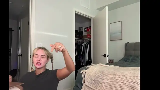 ElenaErickson online show from July 2026 01:03:01 AM