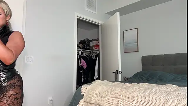 ElenaErickson online show from October 2025 07:47:01 PM