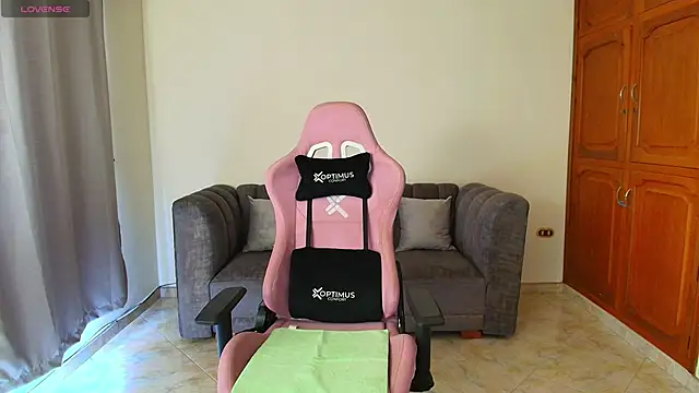 lili jade222 online show from February 2026 01:33:02 PM