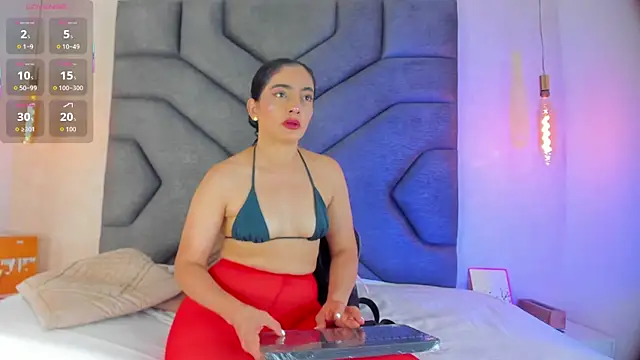 Snapshot of Liinda_Saenz chatting on May 2026 11:31:02 AM Liinda Saenz online show from May 2026 11:31:02 AM