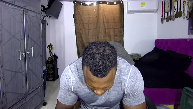 MedellinBlackx online show from October 2025 05:33:02 PM