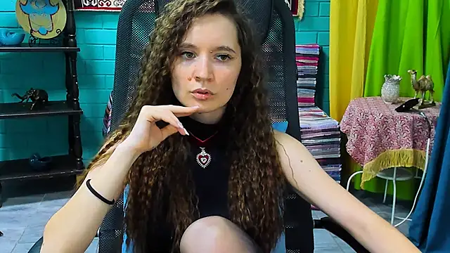 Miss Barbara  online show from March 2025 05:00:02 PM