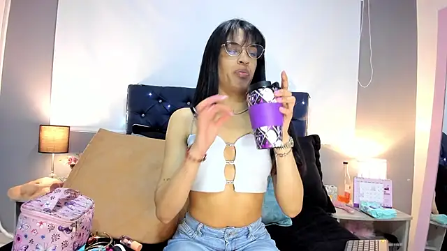 valentinabaez online show from September 2025 01:31:02 PM