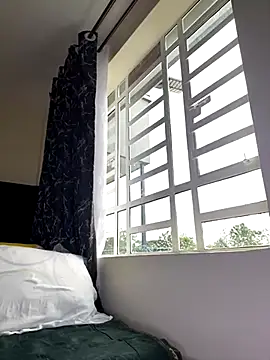 Snapshot of Sexy_barb2 chatting on November 2025 08:40:01 AM Sexy barb2 online show from November 2025 08:40:01 AM