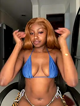 hot daily online show from December 2025 10:04:01 PM