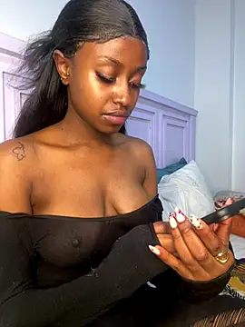 hot daily online show from December 2025 10:05:01 PM