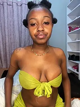 hot daily online show from November 2025 12:03:02 AM