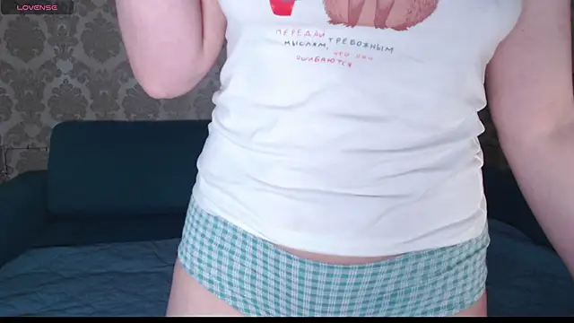 Louise Lavender online show from January 2025 04:07:01 AM