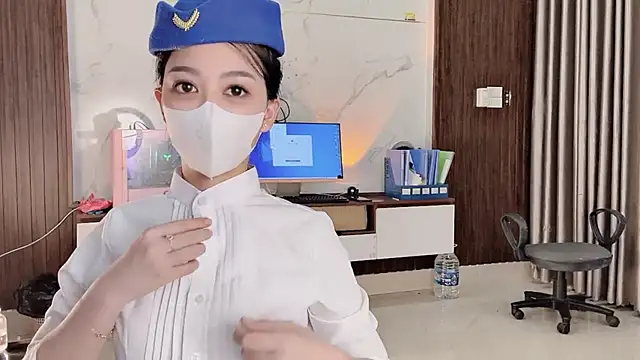 Mono-Stewardesss online show from November 2025 12:54:01 PM