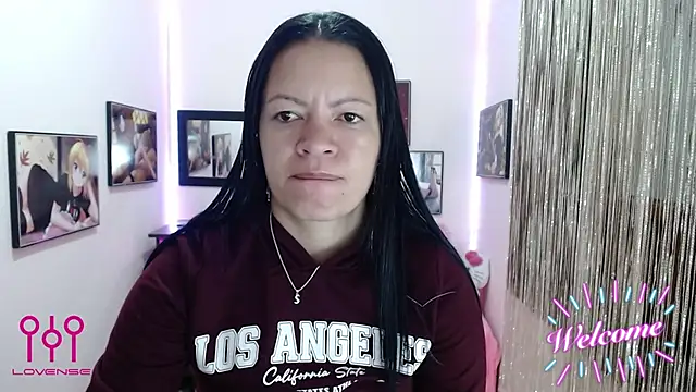 Cristal w online show from September 2025 12:55:01 PM