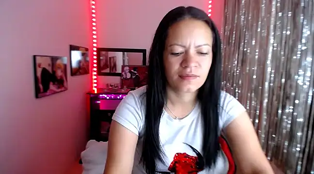 Cristal w online show from March 2025 12:17:02 PM