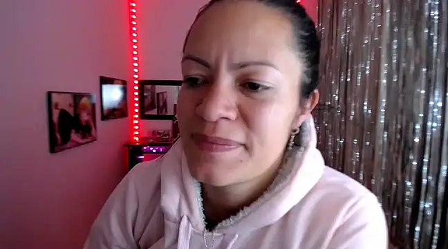 Cristal w online show from March 2025 06:29:01 PM