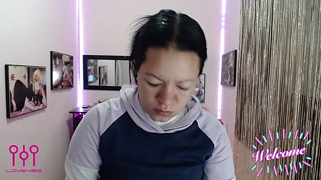Cristal w online show from September 2025 12:23:02 PM
