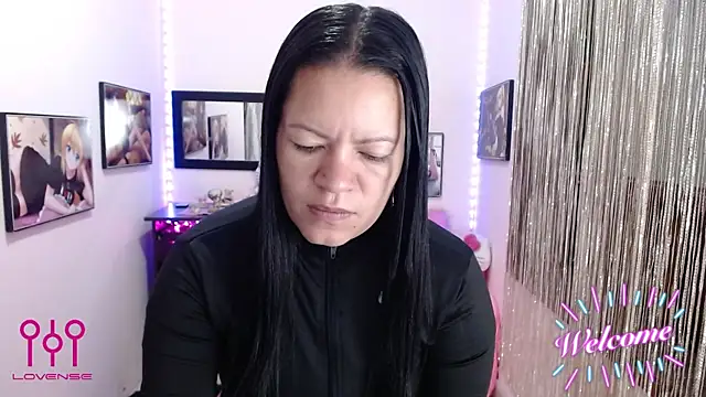 Cristal w online show from October 2025 12:28:01 PM