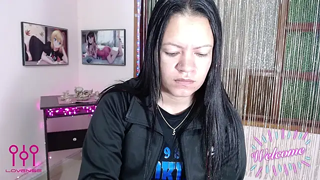 Snapshot of Cristal_w chatting on November 2025 01:15:01 PM Cristal w online show from November 2025 01:15:01 PM