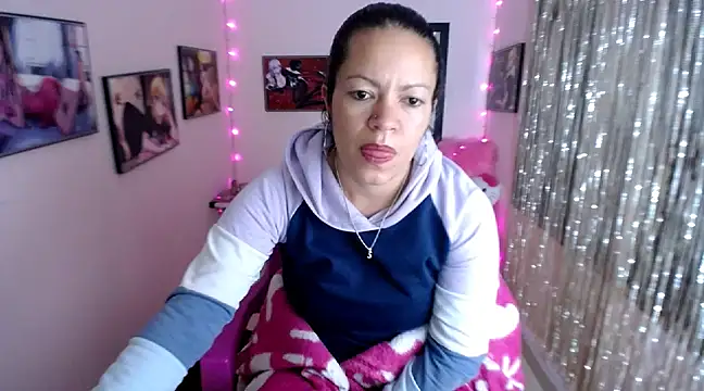 Cristal w online show from February 2025 07:16:02 PM