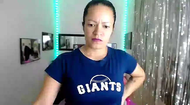 Cristal w online show from March 2025 07:25:02 PM