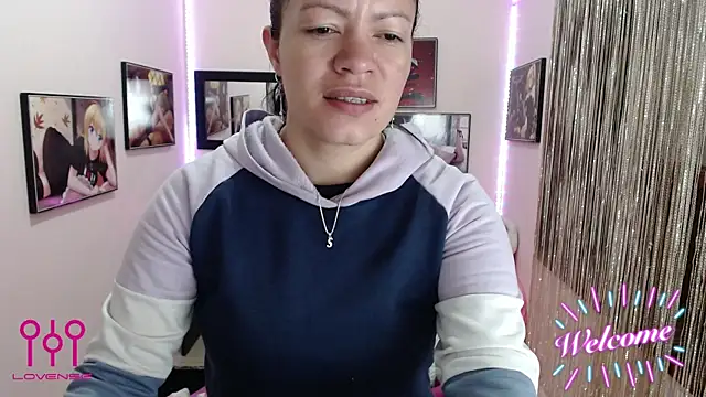 Cristal w online show from October 2025 12:29:02 PM