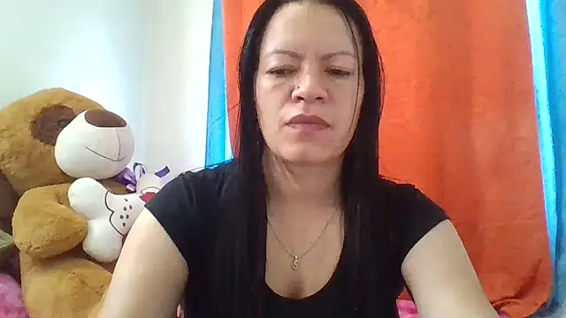 Snapshot of Cristal_w chatting on November 2025 01:15:01 PM Cristal w online show from November 2025 01:15:01 PM