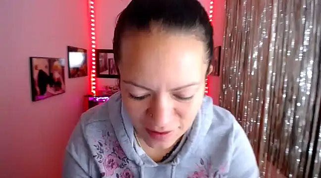 Cristal w online show from March 2025 03:36:02 PM