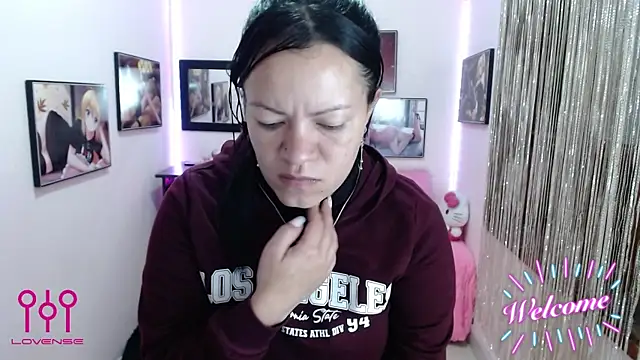 Snapshot of Cristal_w chatting on October 2025 01:30:01 PM Cristal w online show from October 2025 01:30:01 PM