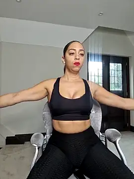 QueenTricks1 online show from February 2026 12:18:01 PM