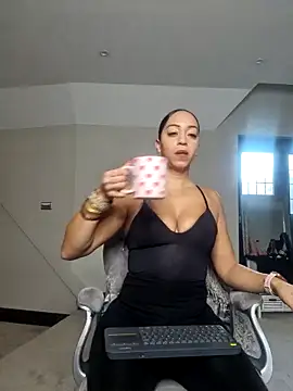 QueenTricks1 online show from December 2025 08:47:02 AM