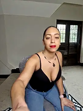 QueenTricks1 online show from March 2026 11:48:02 AM