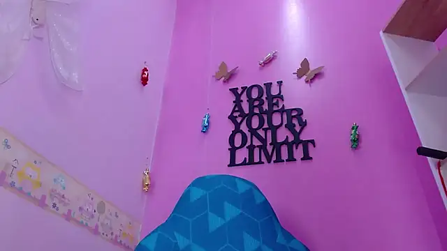 Snapshot of Lila_Pinky chatting on March 2025 05:39:02 PM Lila Pinky online show from March 2025 05:39:02 PM