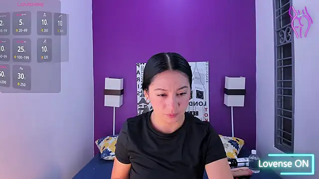 Lila Pinky online show from November 2025 01:12:02 PM