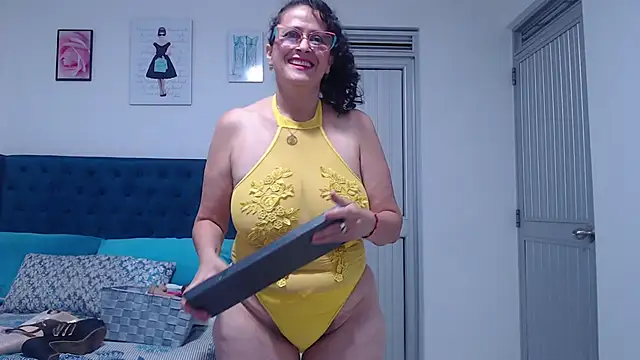 ClayrRosse online show from June 2026 01:44:01 AM