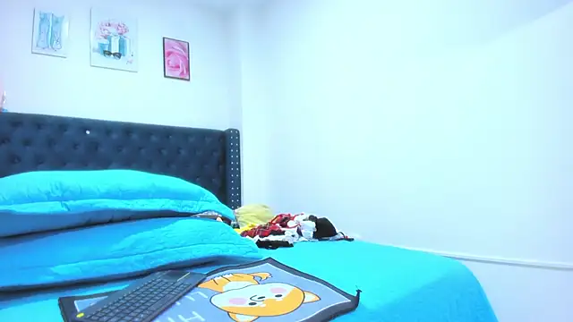 ClayrRosse online show from September 2025 11:00:01 PM