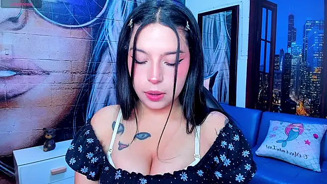 Snapshot of Small_naughty_ chatting on February 2025 02:13:02 PM Small naughty online show from February 2025 02:13:02 PM