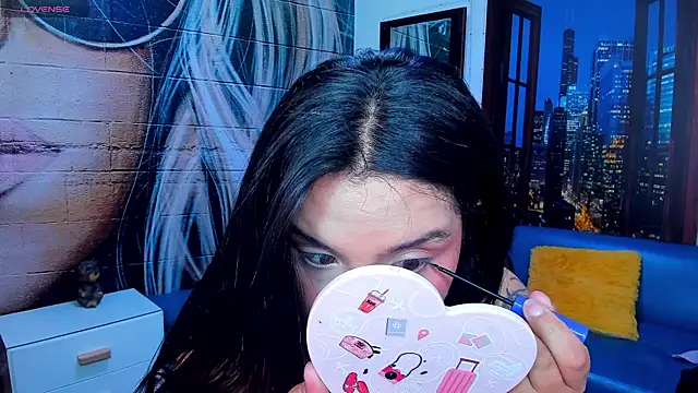 Snapshot of Small_naughty_ chatting on February 2025 02:06:01 PM Small naughty online show from February 2025 02:06:01 PM