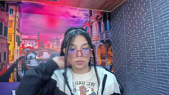 Small naughty  online show from January 2026 01:37:02 PM