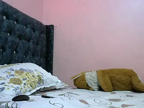 slender-qwene online show from February 2026 07:41:02 AM