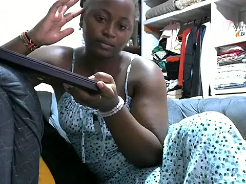 Snapshot of slender-qwene chatting on May 2026 09:13:01 PM slender-qwene online show from May 2026 09:13:01 PM