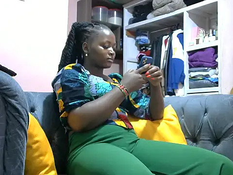 Snapshot of slender-qwene chatting on April 2026 01:40:01 PM slender-qwene online show from April 2026 01:40:01 PM