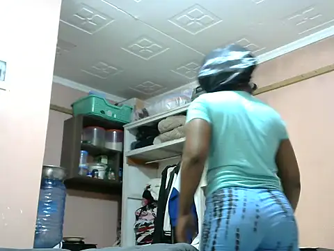 Snapshot of slender-qwene chatting on May 2026 09:12:02 AM slender-qwene online show from May 2026 09:12:02 AM